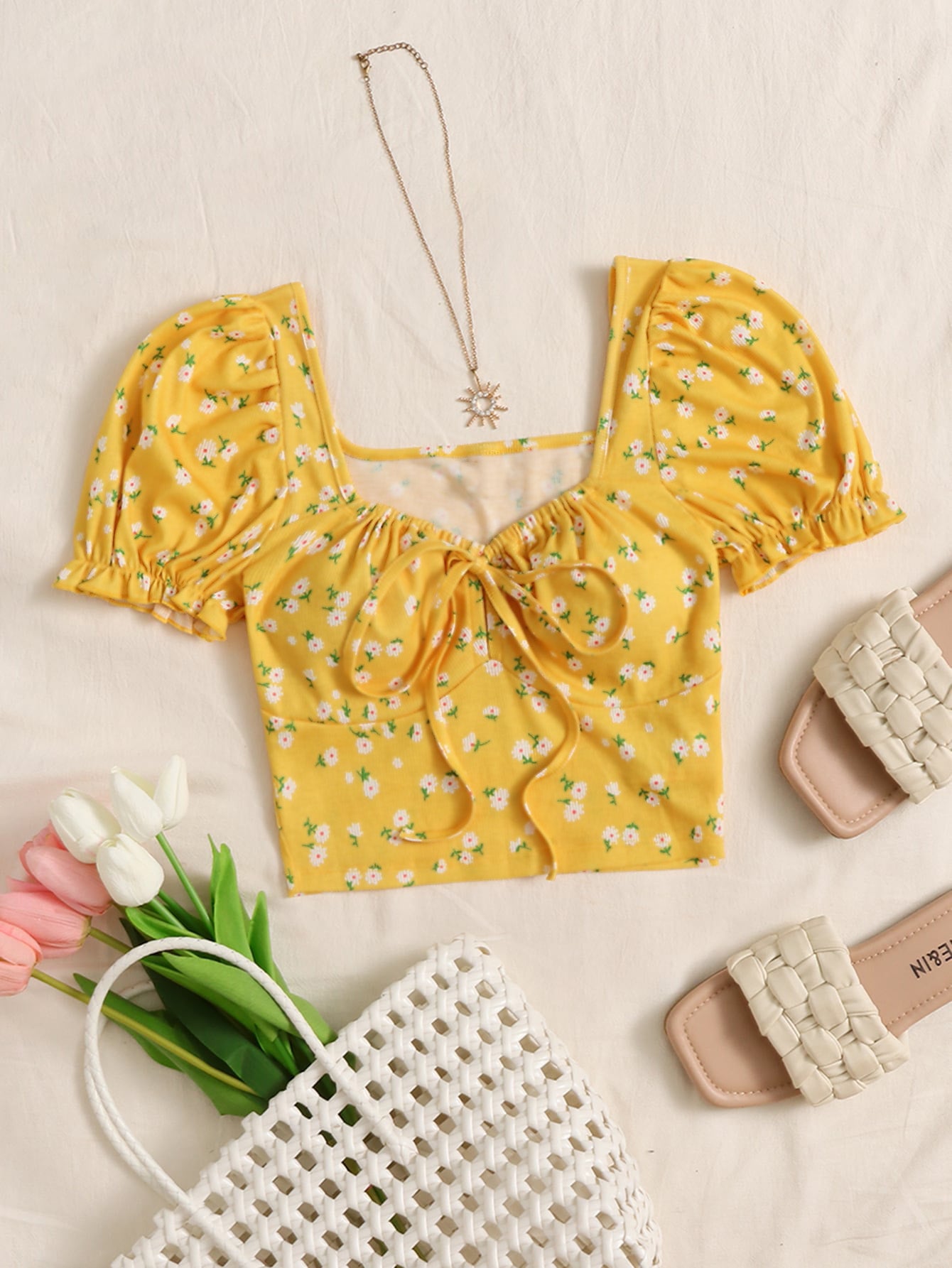 JEAN FLORAL PRINTED TIE FRONT CROP TOP