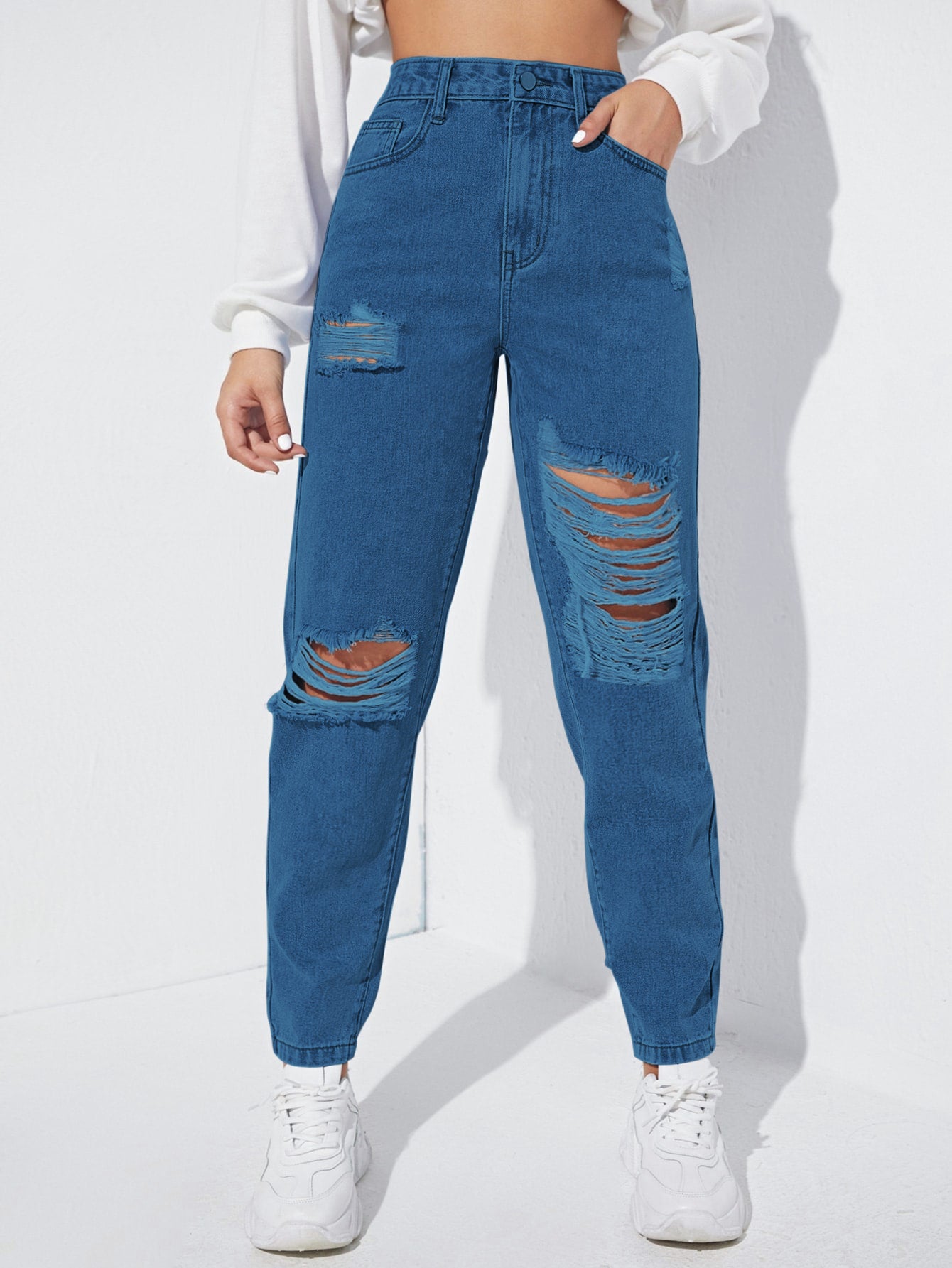 VILEN HIGH WAIST RIPPED DISTRESSED MOM FIT DENIM JEANS