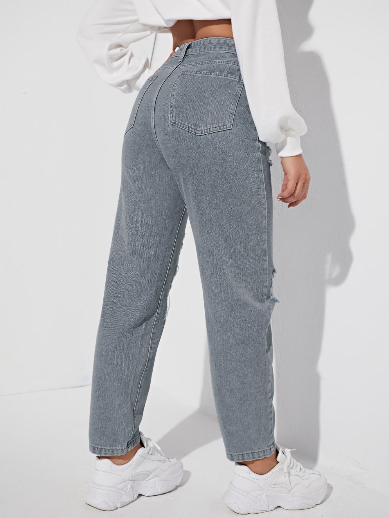 VILEN HIGH WAIST RIPPED DISTRESSED MOM FIT DENIM JEANS